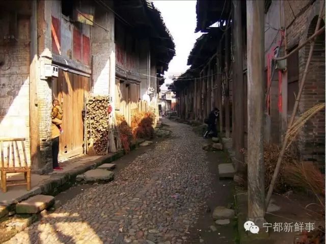 老学坪县城建国街让我们一起去追寻吧这里有很多老街对于老宁都人来说