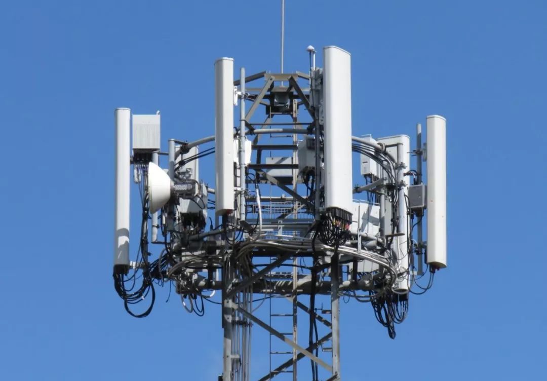 英国街头的华为5g基站