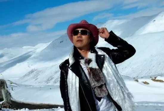 著名男高音歌唱家春雷