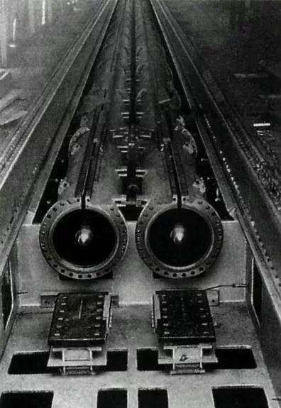 更可怕的不止于此,美国是唯一搞定航母蒸汽弹射器的国家,别无分店!