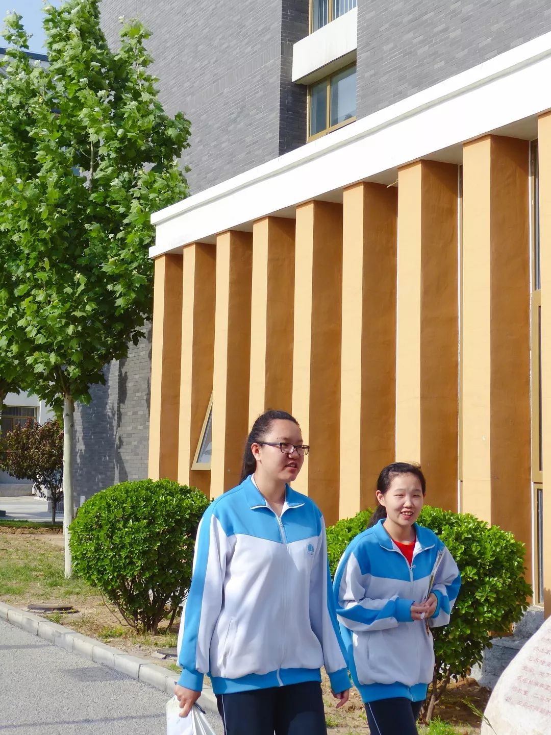 校长说学校培养尚品中国人访北京丰台二中校长何石明