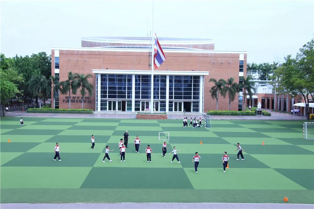 泰国交流|万中遇上易三仓,这个夏天太美好!