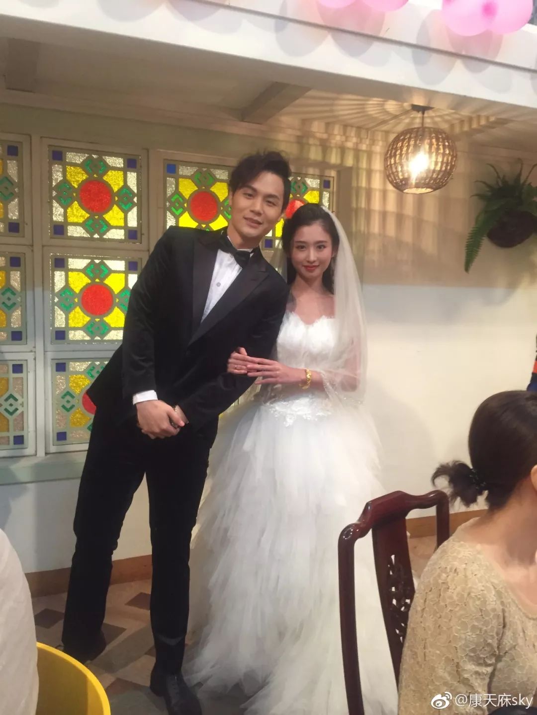 康天庥结婚等足18年肥仔长大成家立室