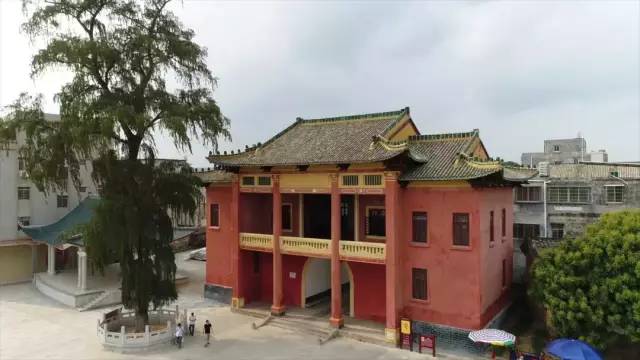 让这座古城散发出浓郁的书香气息,这是历史留给信宜的一份珍贵的文化