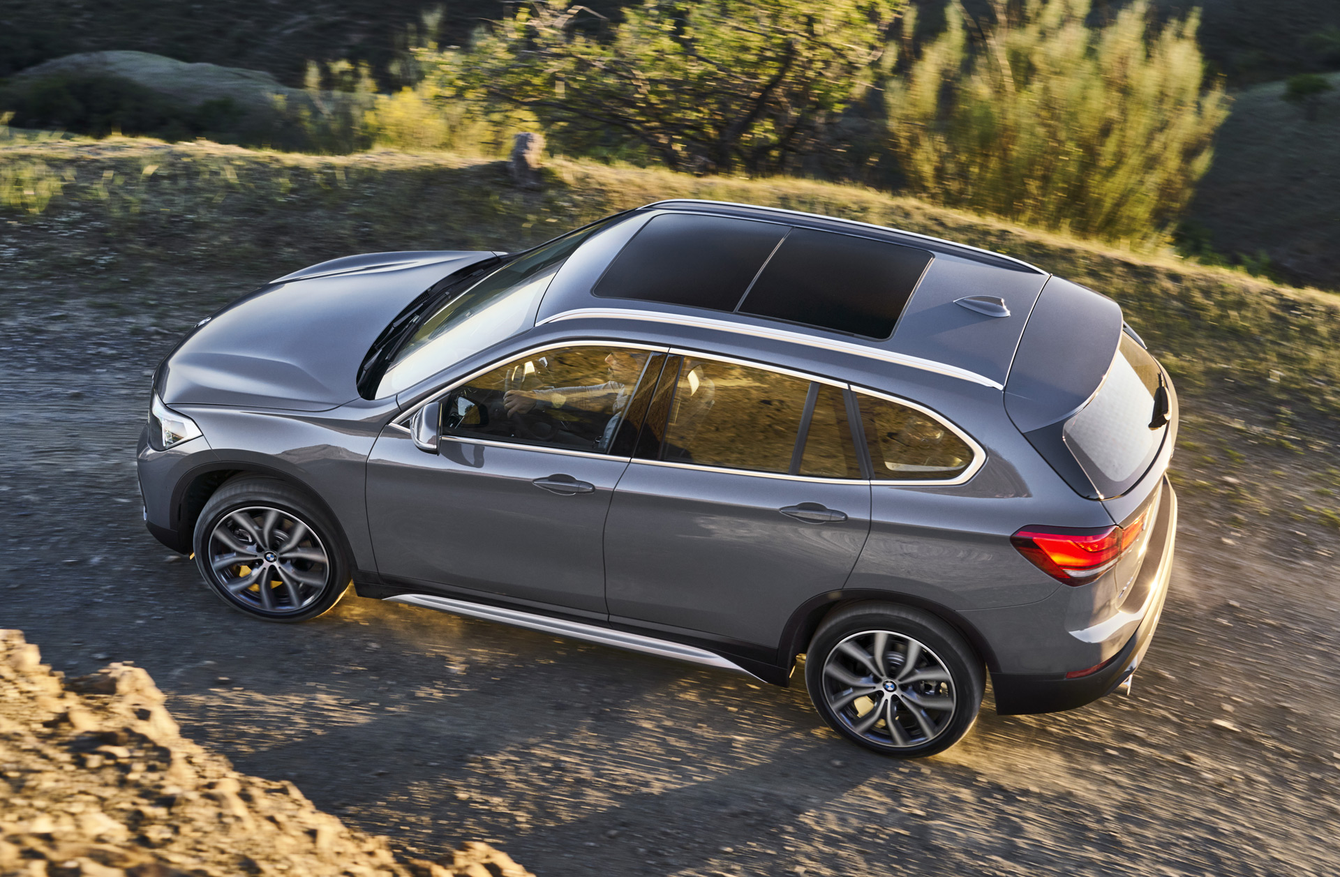 开挂的宝马x1为何说它是值得选的入门豪华suv