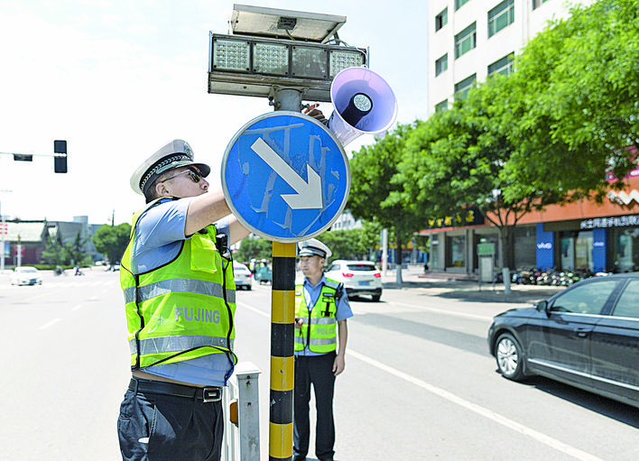 芮城县城区重要路口装小喇叭语音提示出行安全