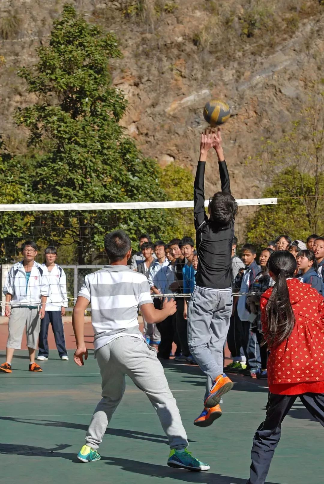 个旧一中,八十一载风雨兼程,加油!