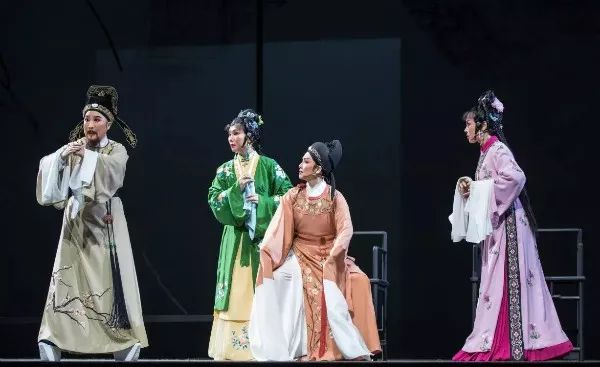 越剧《桃花扇》 | "梅花"演绎"桃花",扇开百年经典!