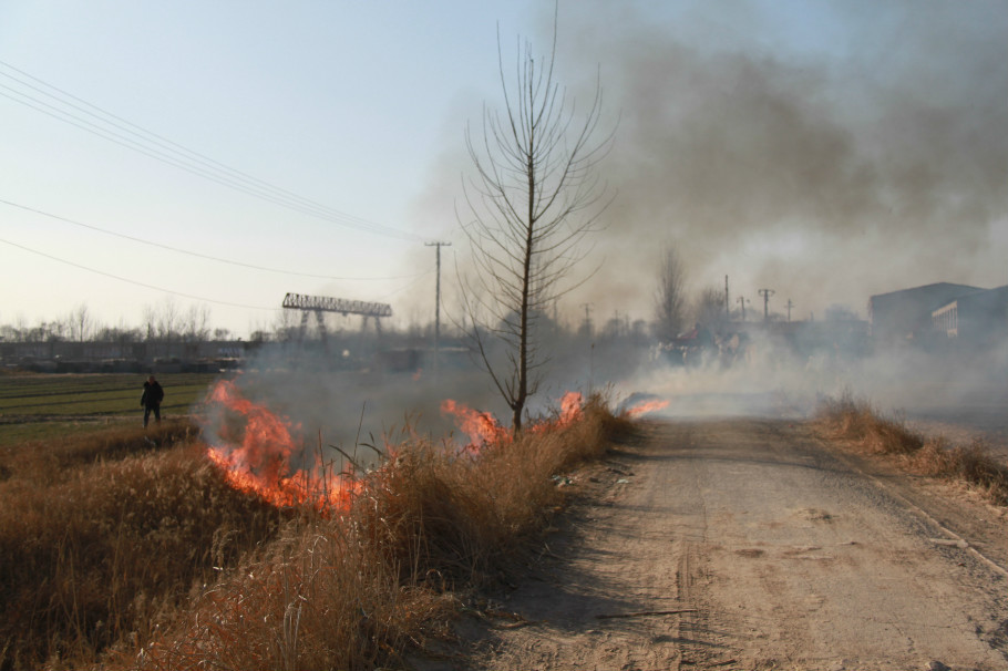 河北任丘农村葬礼中的古老与时尚