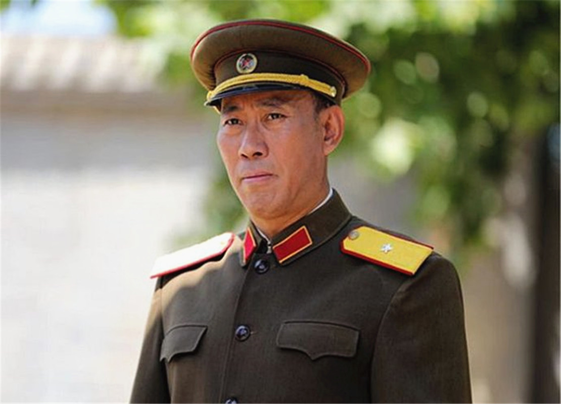 老将军夫妻二人放弃城市生活回农村老家,临走时带了八个笼子_甘祖昌