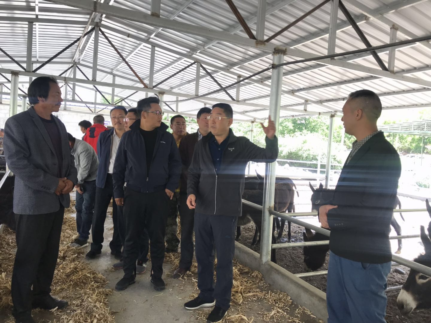 四川省九龙县县委书记赵景强书记工作组一行