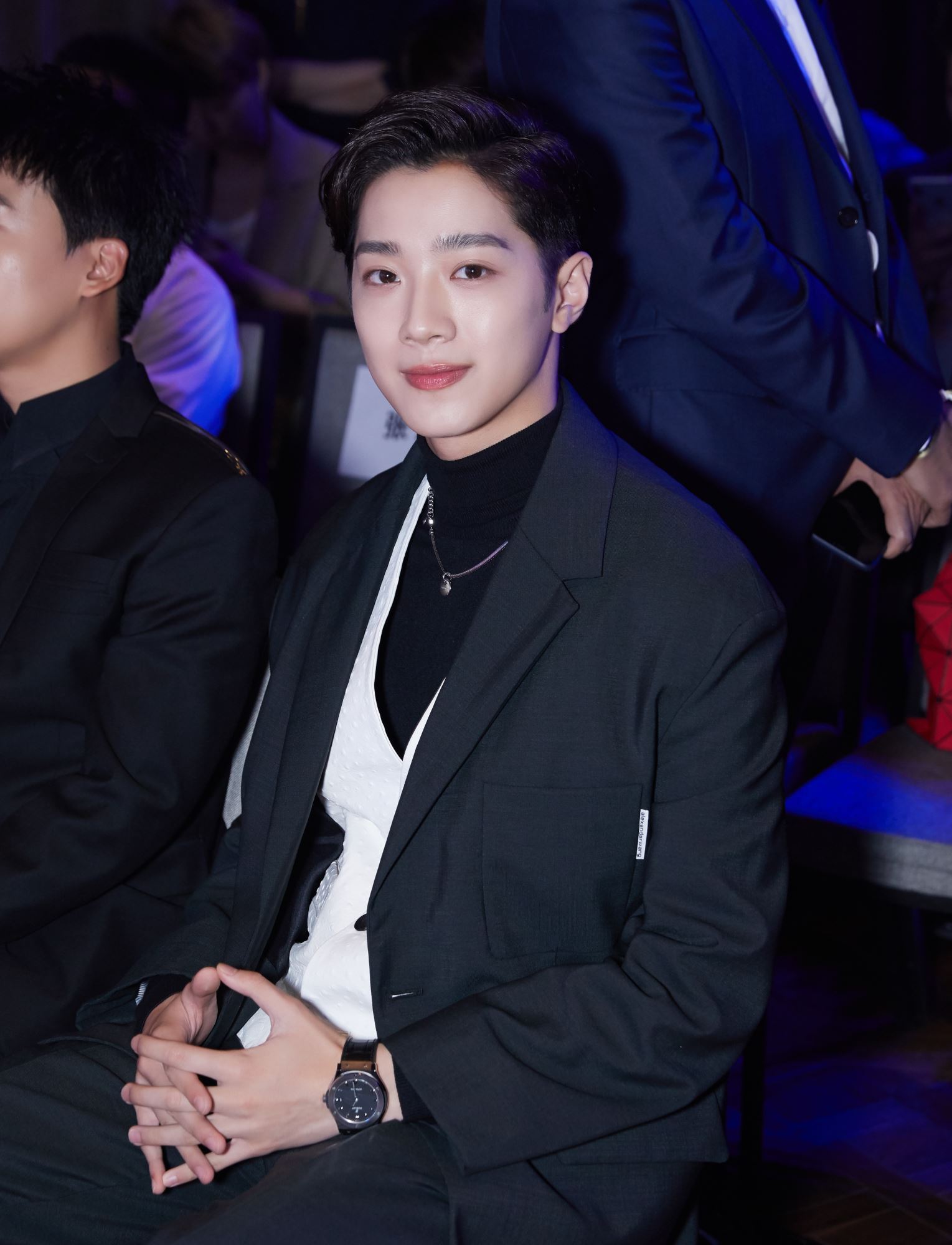 赖冠霖被授予青年明星公益新力量 展新生代优秀青年面貌