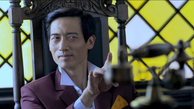 《我的绝密生涯》里饰演军统特务李连生,这里面公磊已经呈现出邪魅