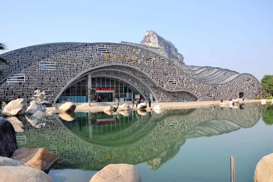 观全国最大的奇石博物馆  ↓↓↓ 各种奇石怪石无奇不有