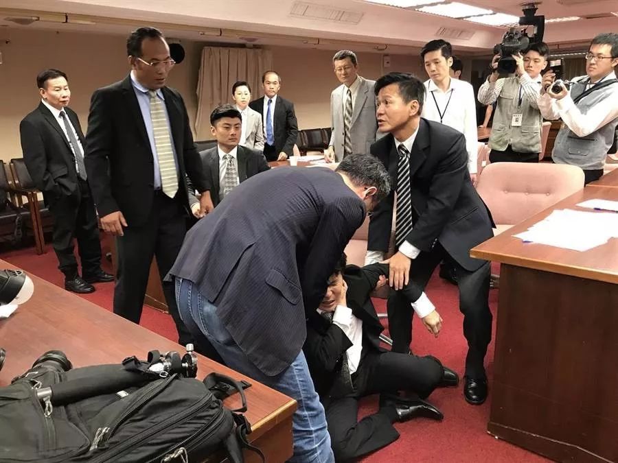 韩国瑜爆打陈水扁经典画面重现韩粉演员差点辞演