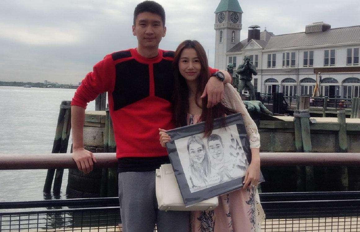 孙悦亲吻爱妻晒照我的公主生日快乐朱芳雨做媒结婚7年儿女双全