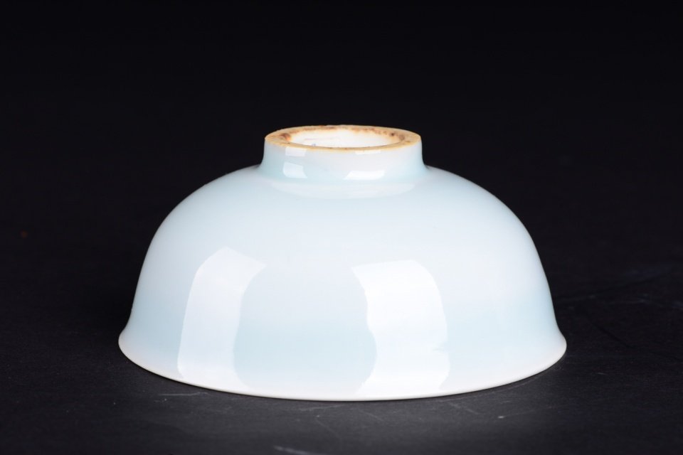 明永乐时期翠青釉碗青嫩欲滴6767翠青釉是青釉之一种,翠青釉是明