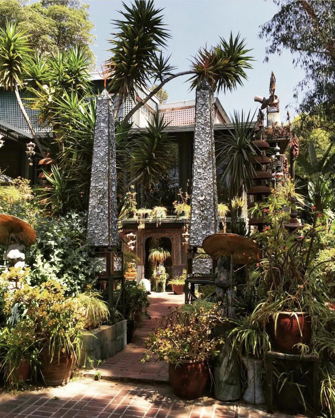 hutton wilkinson在dawnridge的花园里建筑设计是泰式风情(大约很多