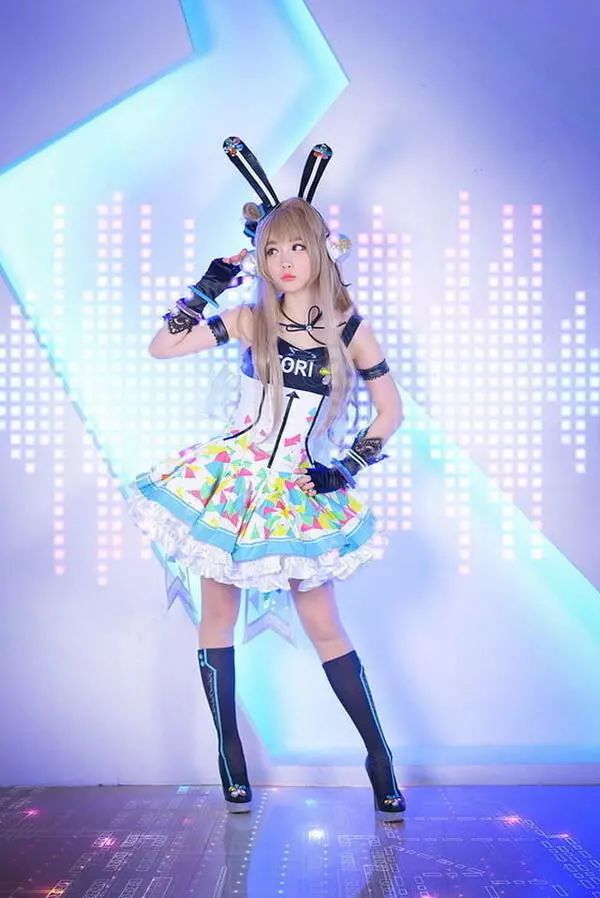 cos兔耳搭配蓬蓬裙螺旋猫萌妹cos南小鸟