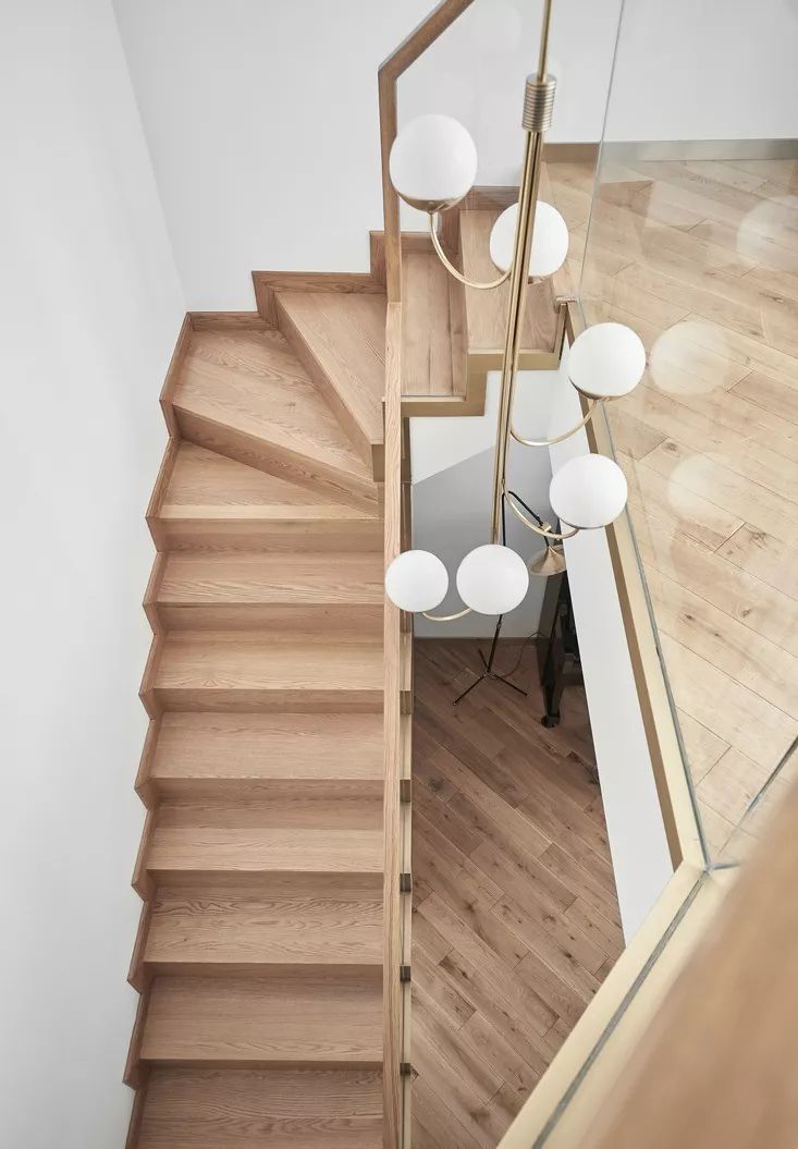 原木高级灰平实而美好的现代北欧风