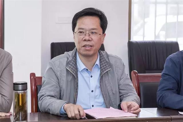 平利县副县长朱荣峰主持仪式平利县人大副主任刘永恒讲话西安思源学院