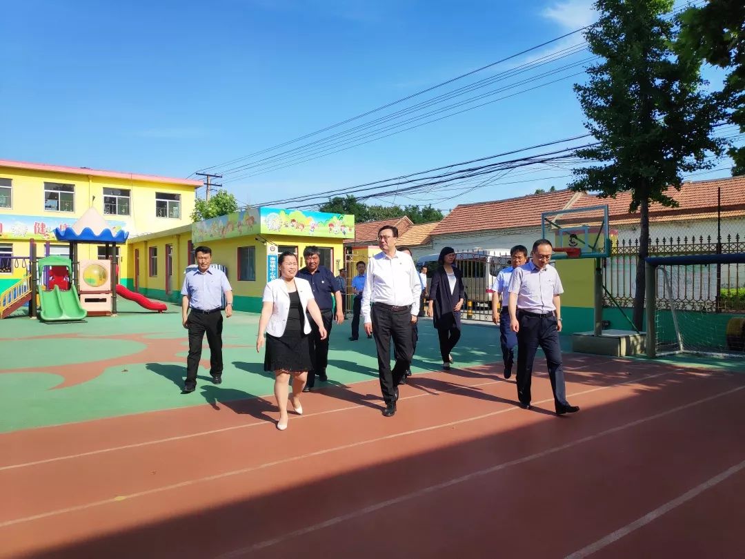 周村区南郊镇中心幼儿园举行庆"六一特色"活动