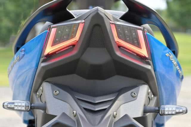 超越弯道情人光阳racings150静态测评