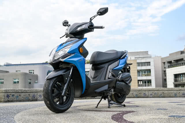 超越弯道情人光阳racings150静态测评