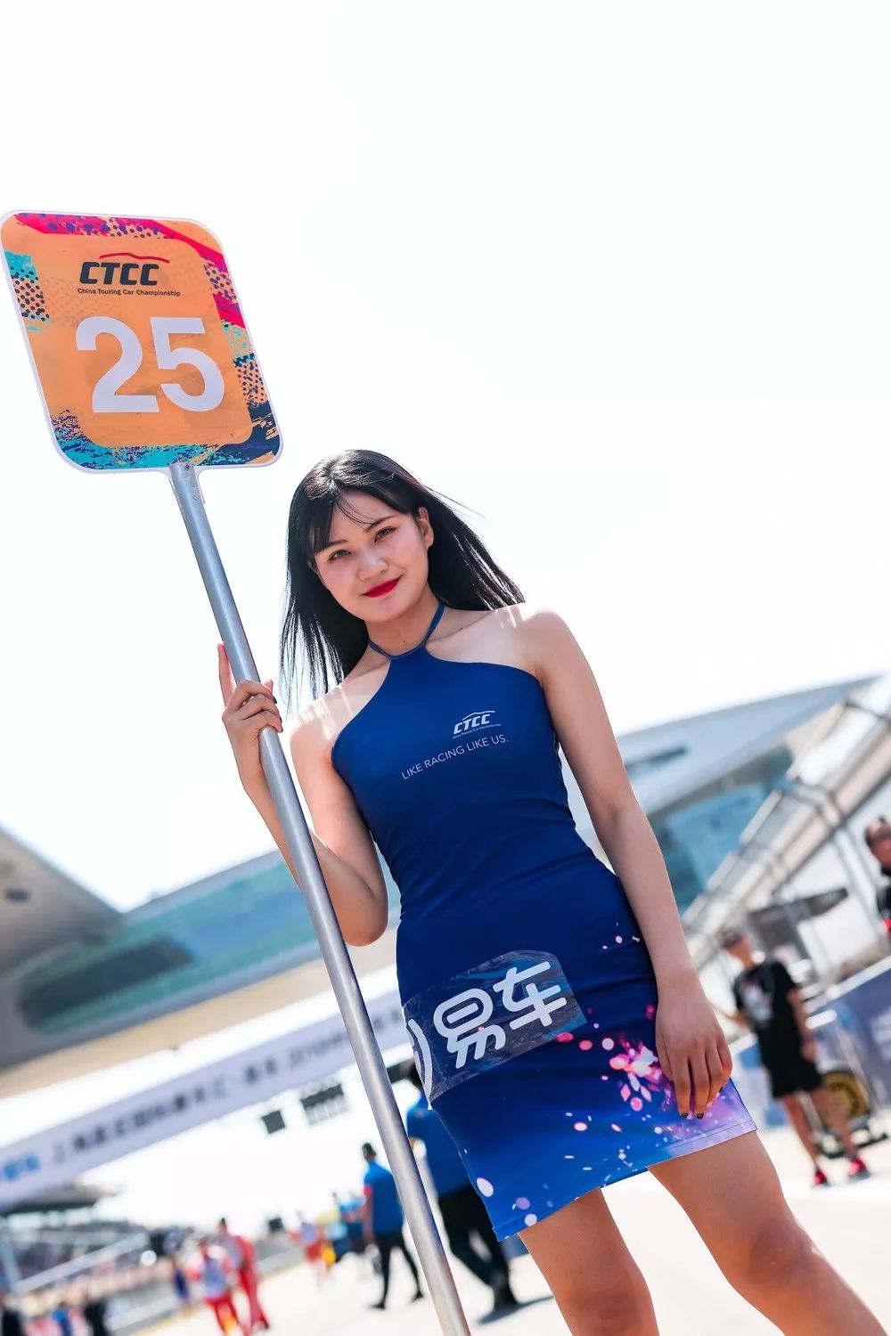 周一福利2万观众为祖国打callctcc车模小姐姐为你加油