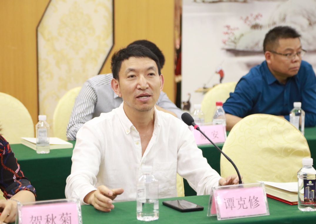 王涘海《芙蓉》杂志主编陈新文翻译家程一身中南大学教授王晓生诗人