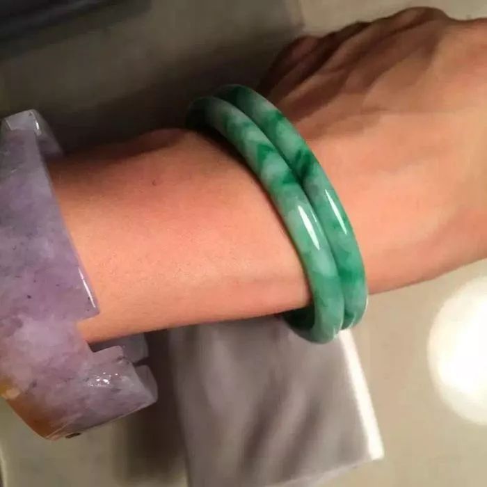 宋美龄的翡翠麻花手镯排不上号!