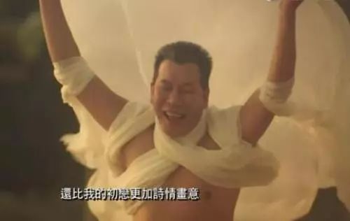 基哥曾经尝试过喜剧,比如星爷电影《食神》中的"鹅头,大概没有人会