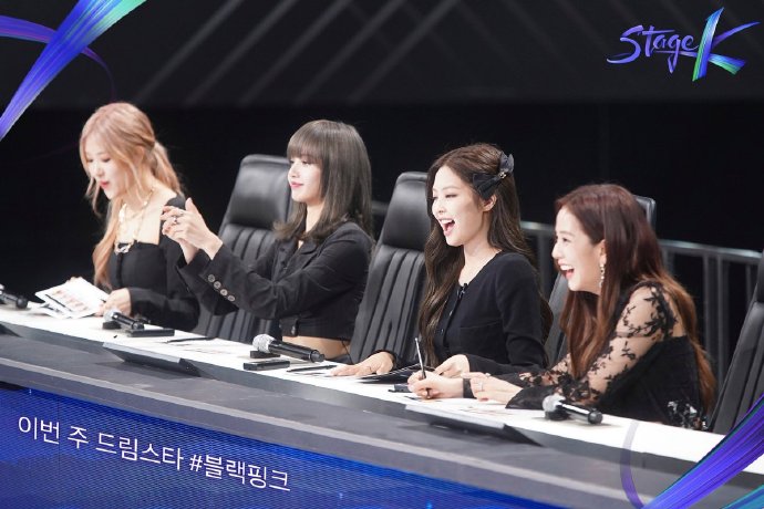 今天的她们也同样优秀,在stage k舞台上表现了wonderful stage!