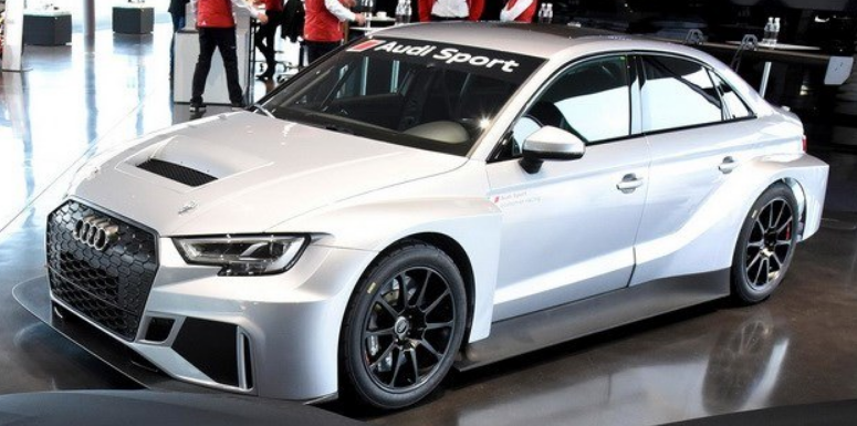 [每日车报导]你有你的大奔驰,我有我的奥迪rs3不是很贵但比你快