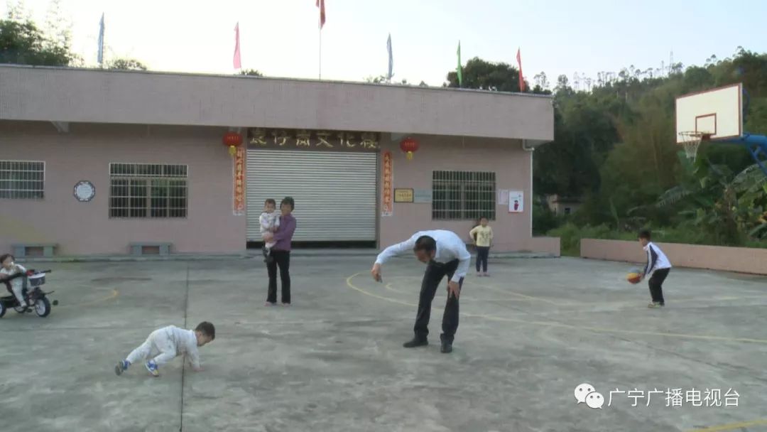 广宁石涧刷出美丽乡村新颜值