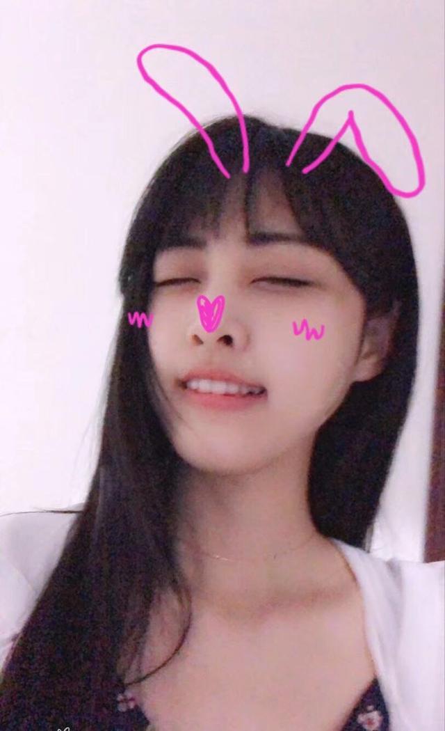 lol唯一位比男生还刚的妹子董月月为冲峡谷连续直播30小时