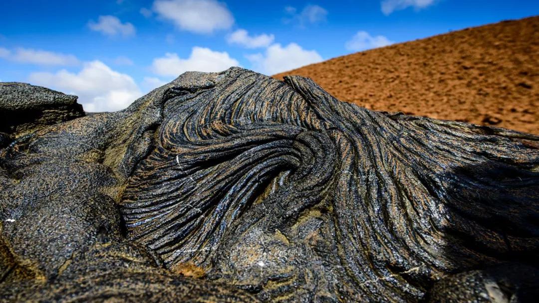 圖片源於網絡在火山噴發的出口處稱為火山口,死火山或者休眠火山的