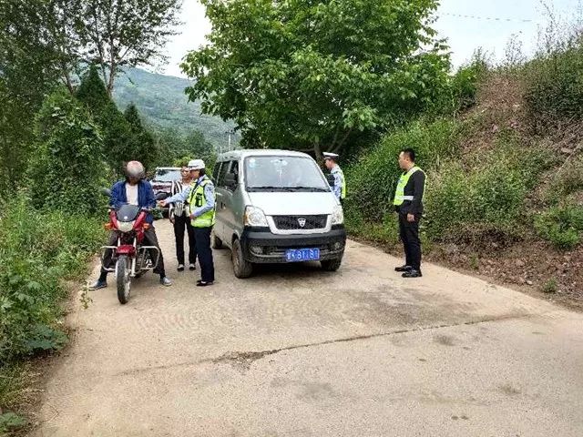 康縣平洛鎮:掀起農村道路