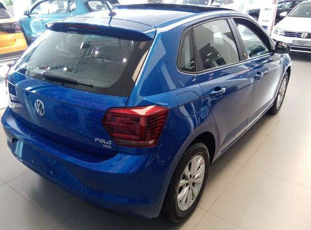 首台蓝色全新大众polo到店实拍!标配esp 自动启停系统 胎压监测