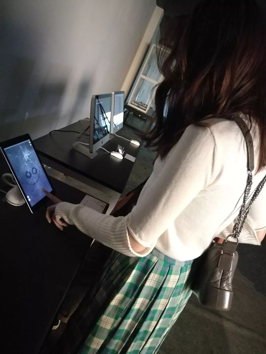 指导老师方梦阳作者李冰作品类型交互影像《选择》gif展示2
