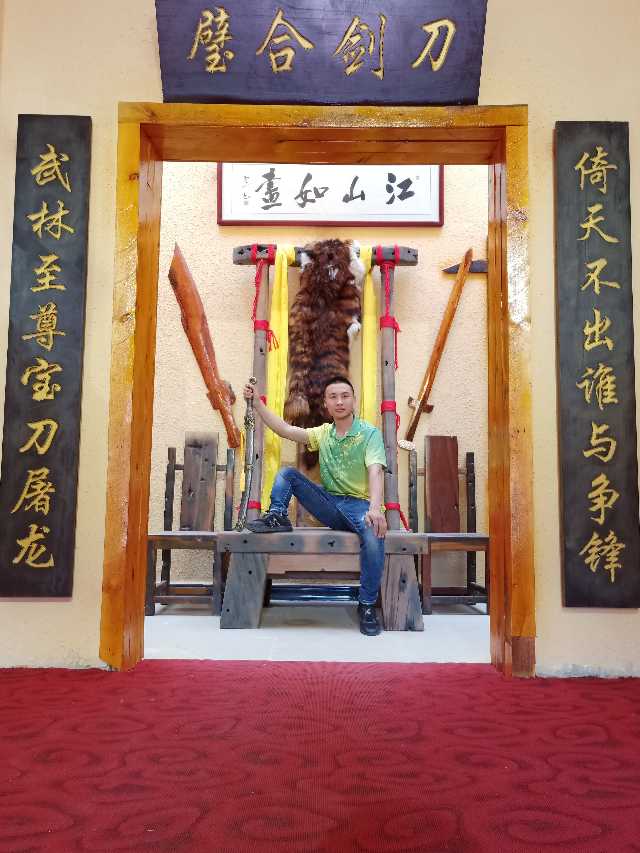 中国周城豪侠钟杰