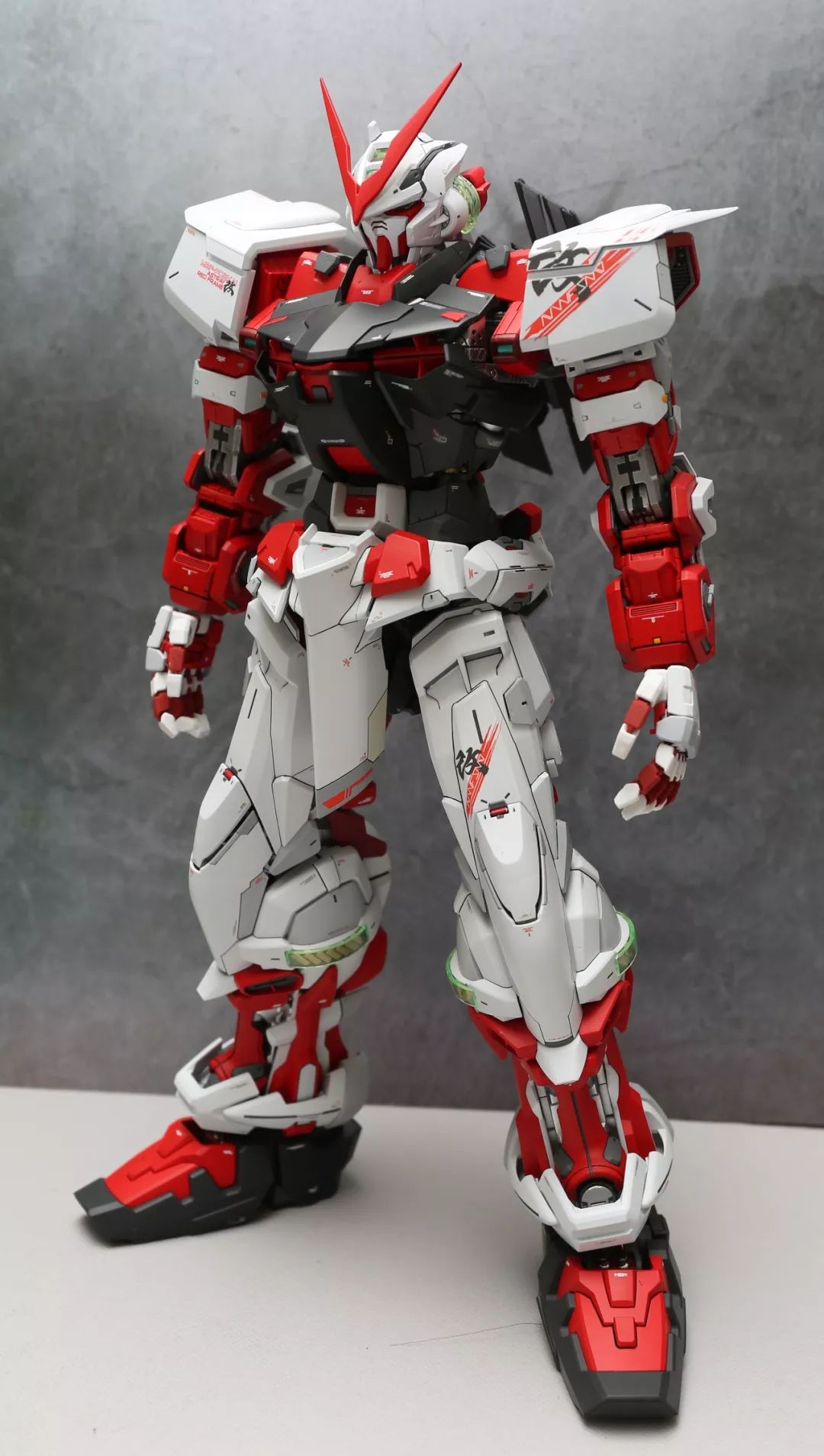 欣赏白浅灰层次分明的pg异端