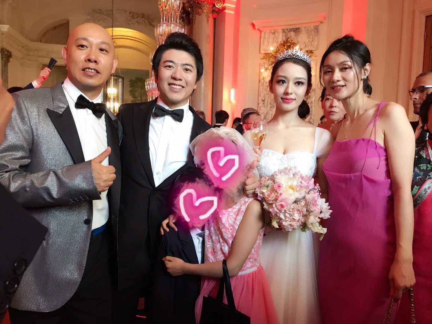 郎朗婚礼上的中国元素:二胡演奏青花瓷,新娘宣读誓词东北味十足