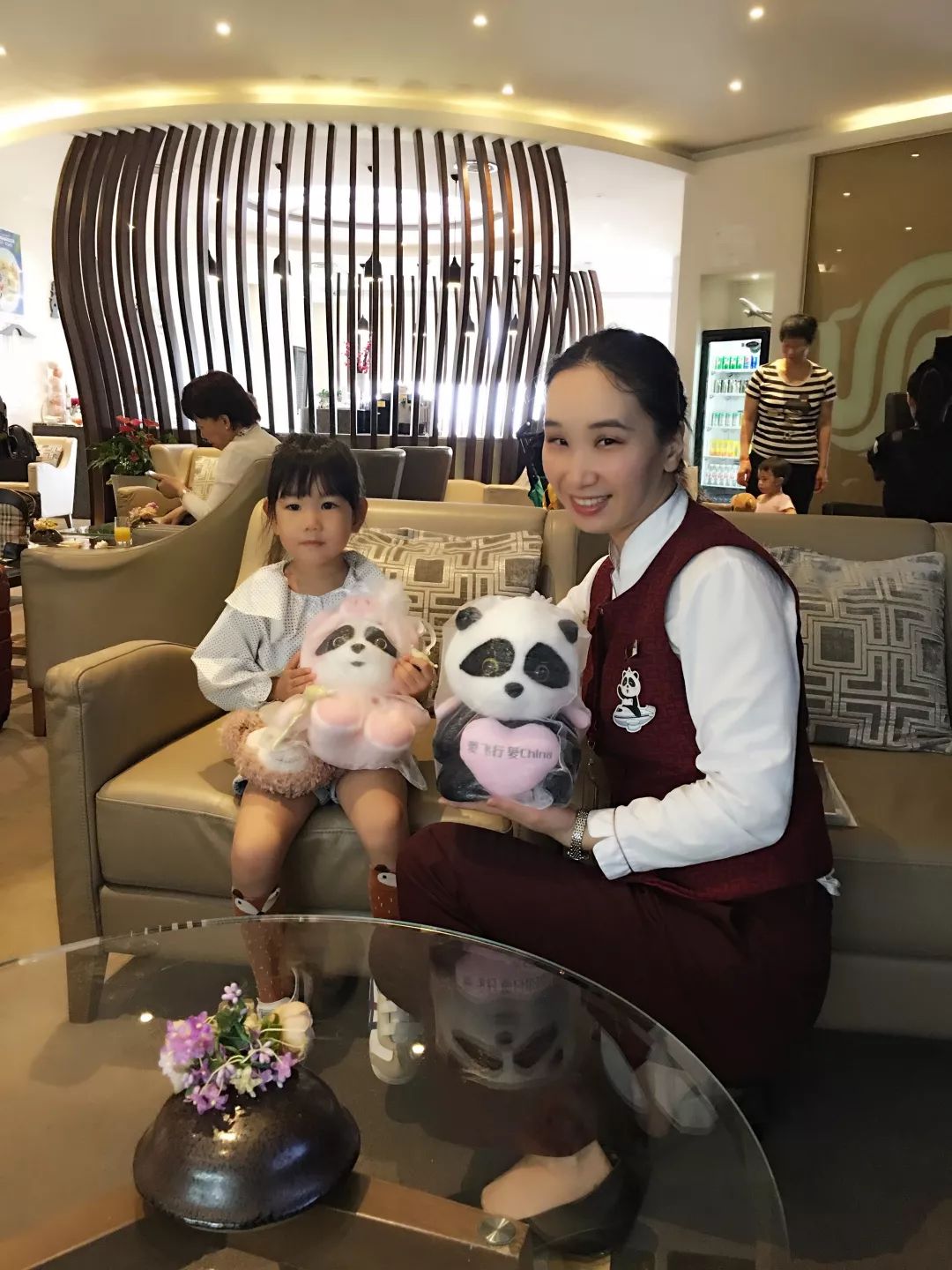 国航胖安达与你“童”在“六一”_休息室
