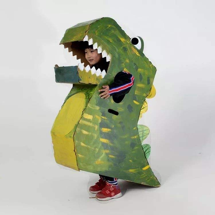 一堆废纸箱我们可以玩出一个成都