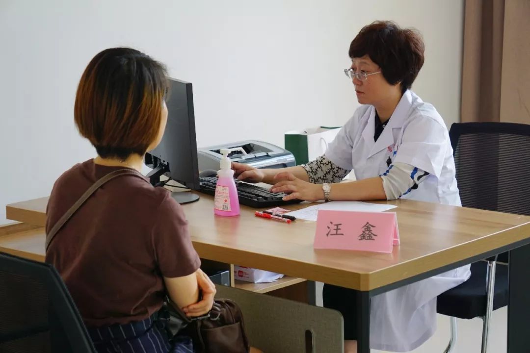 专家义诊晋江市健康协会会长周伯恭,晋江经济开发区管委会党工委书记