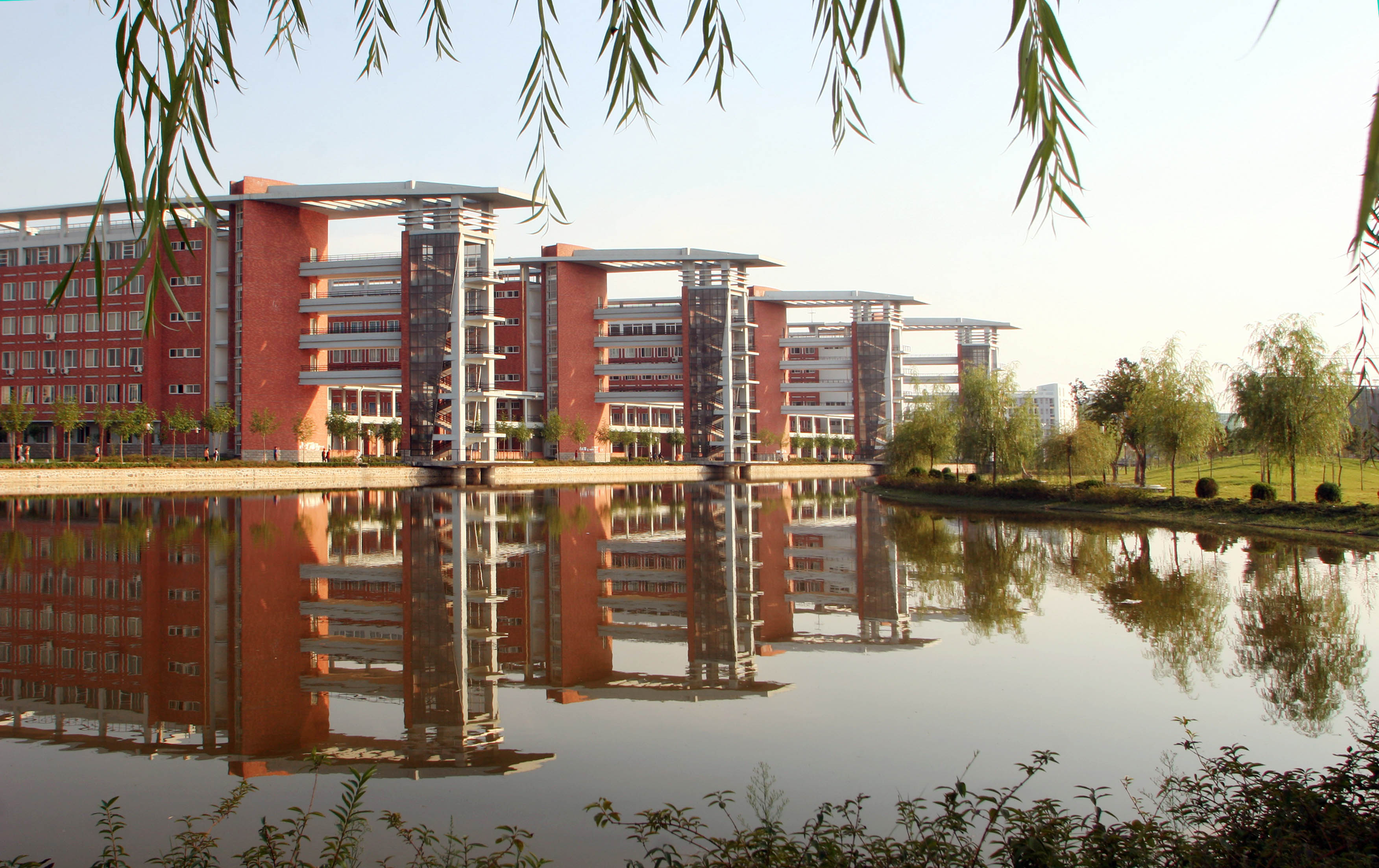 名校来了 | 河南大学本硕博招12550人,新增纳米材料与技术专业