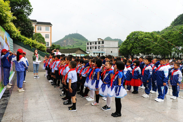 贵州麻江景阳小学开展丰富多彩的活动庆六一