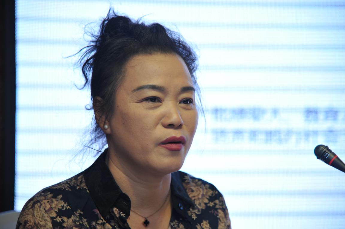 曾多次受邀担任诗歌大赛,创作大赛特邀评委的芳子,作为压轴培训老师为