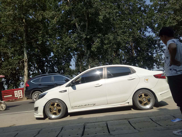 起亚k2改装气动避震案例